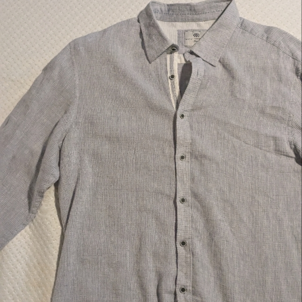 Report Collection Gray Shirt